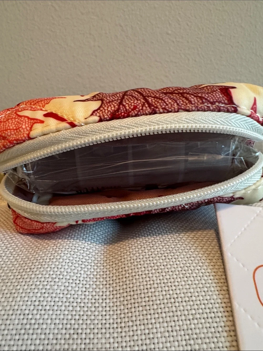 lug CHOO CHOO mini Cosmetic/pill case pouch in Maples Cream pattern_4